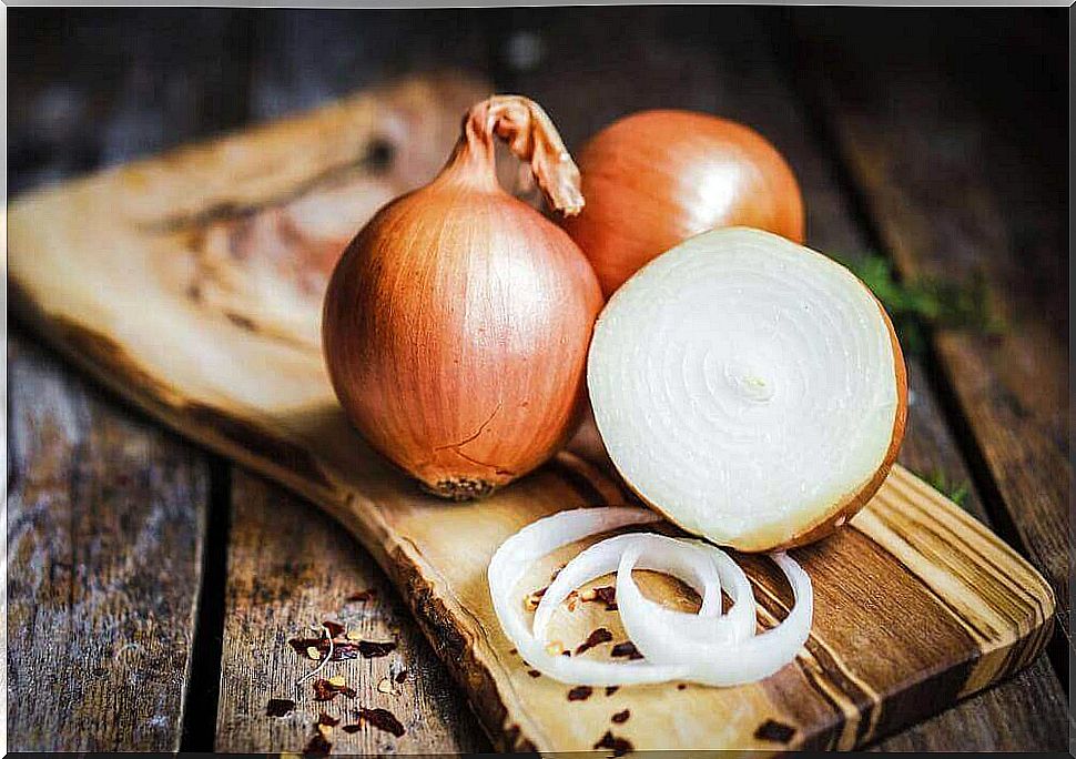 White onions are high in calcium