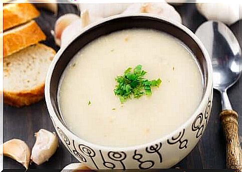 Vegan garlic soup 