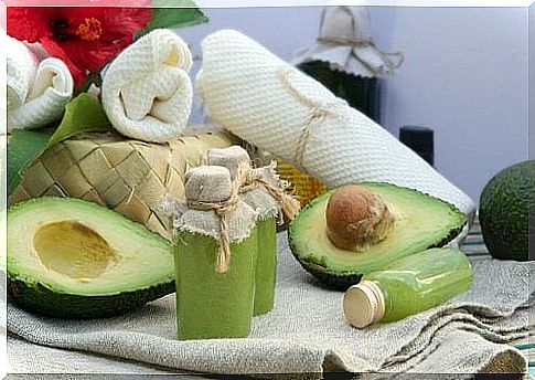 avocado-against-dry-skin