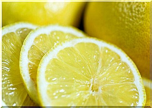 Lemon lotion against dark spots on the skin