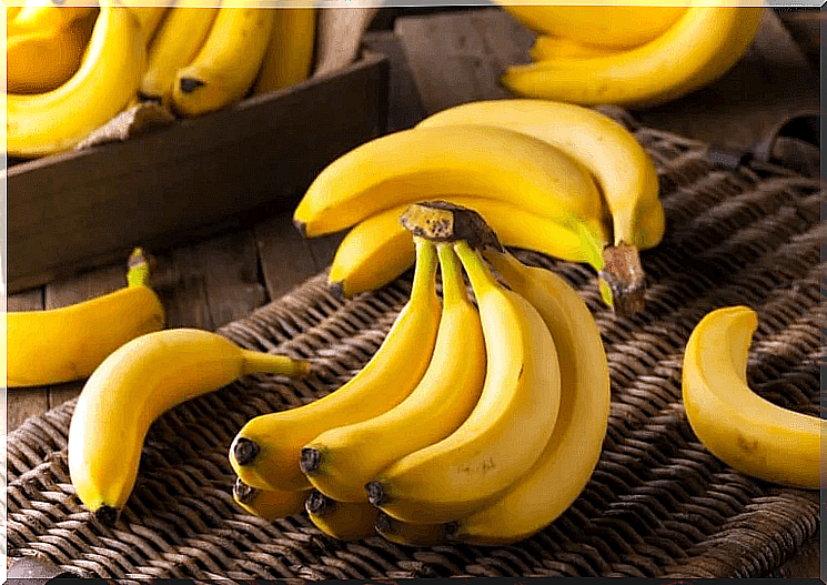 high carbohydrate foods: bananas