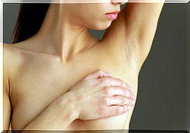 Cleansing the armpits to prevent breast cancer