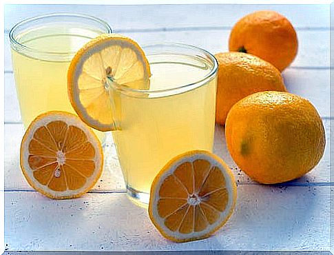 Detoxify the body with lemon juice