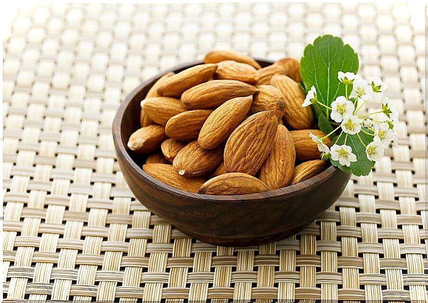 Almond can fight headaches