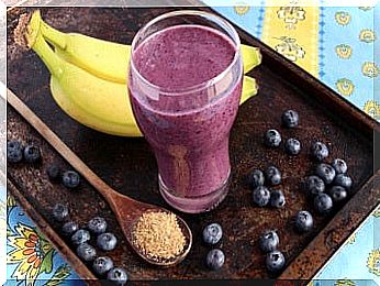 Blueberry Shake and Bananas