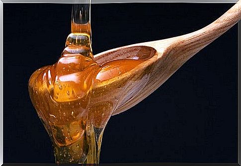 How do you know if honey is stretched?