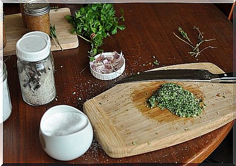 The homemade preparation of seaweed salt allows us to control the ingredients that we want to add to our body naturally.  (Photo: Food in Jars / Flickr.com)