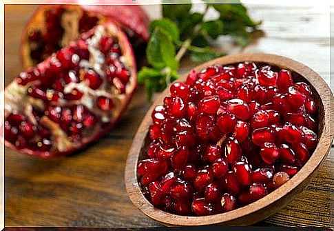 Pomegranate is a natural artery cleanser