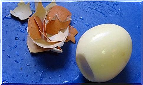 Peel the boiled egg