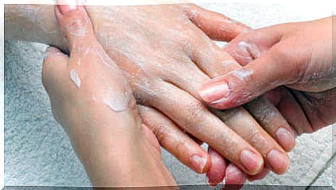 Soda for skin: gentle hands