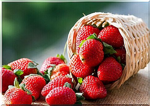 fat burning effect of strawberries